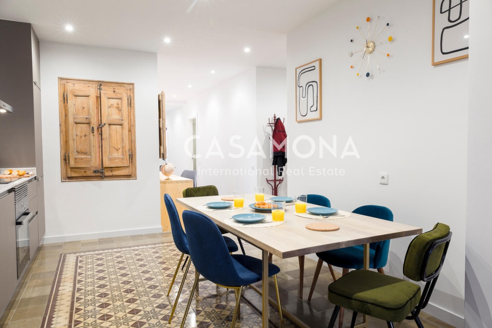 Bright & Spacious 4-Bedroom Apartment in Eixample 