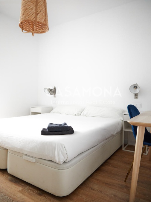 Bright & Spacious 4-Bedroom Apartment in Eixample 