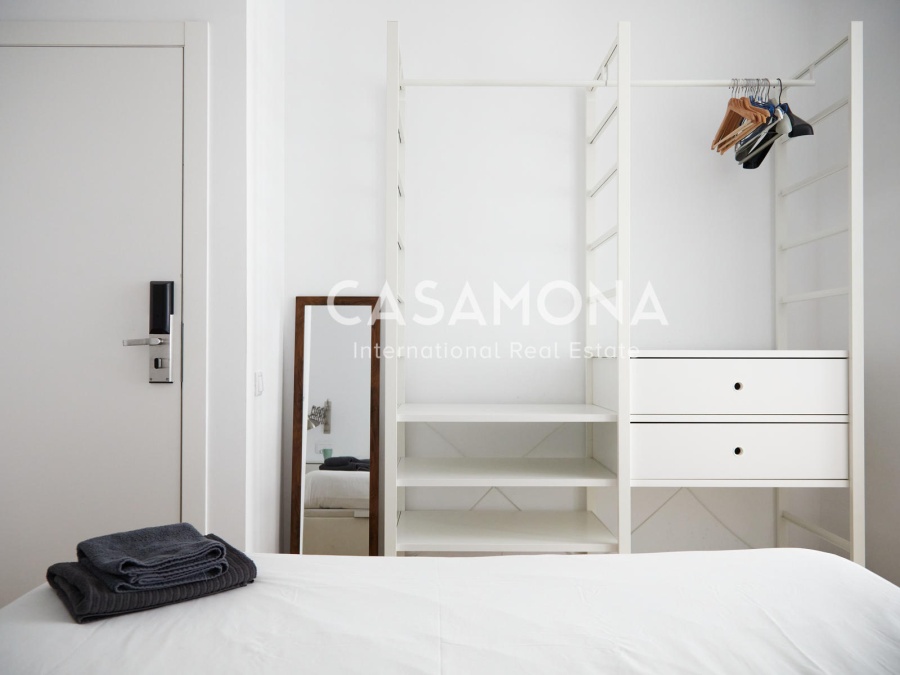 Bright & Spacious 4-Bedroom Apartment in Eixample 