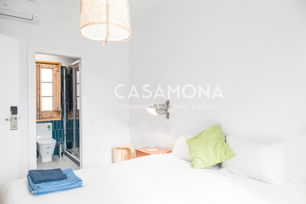 Bright & Spacious 4-Bedroom Apartment in Eixample 