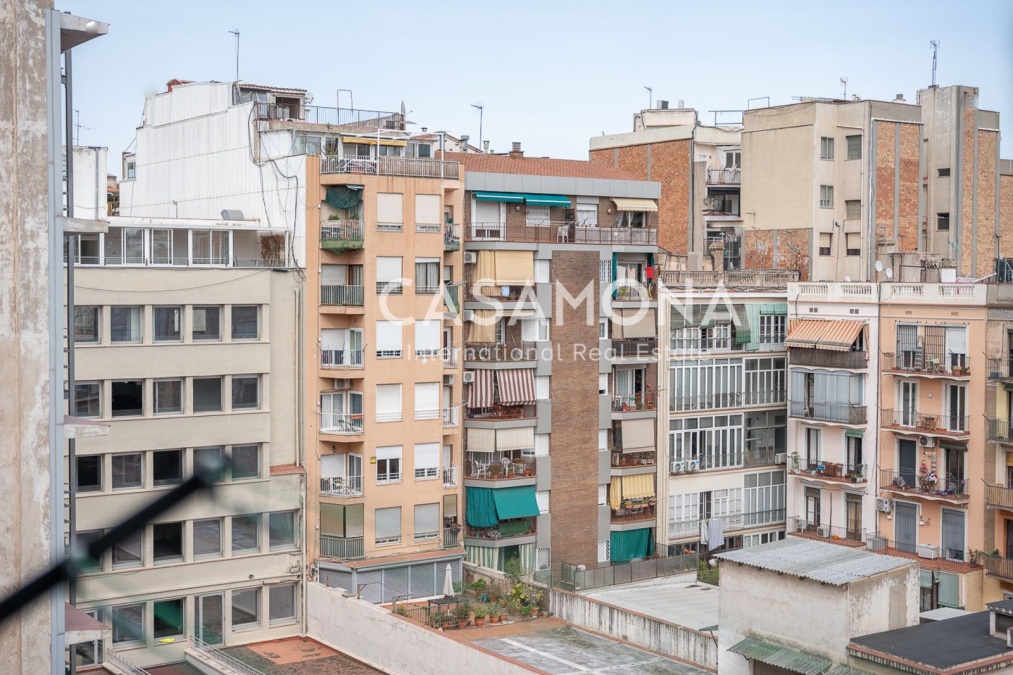 Luxury 5-Bedroom Apartment in the Heart of Eixample Luxury 5-Bedroom Apartment in the Heart of Eixample