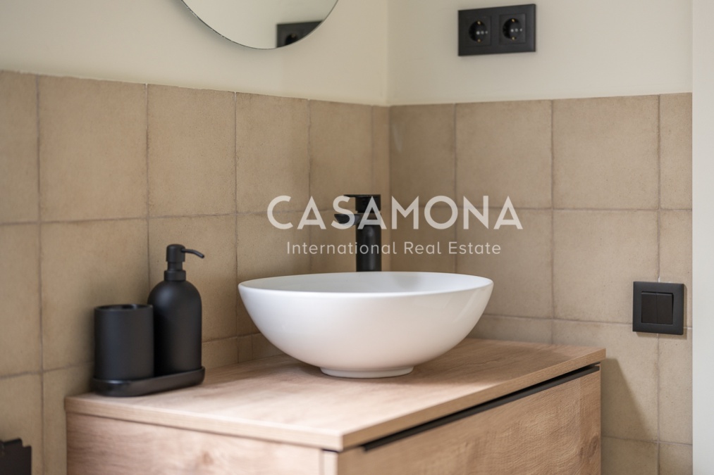 Luxury 5-Bedroom Apartment in the Heart of Eixample Luxury 5-Bedroom Apartment in the Heart of Eixample