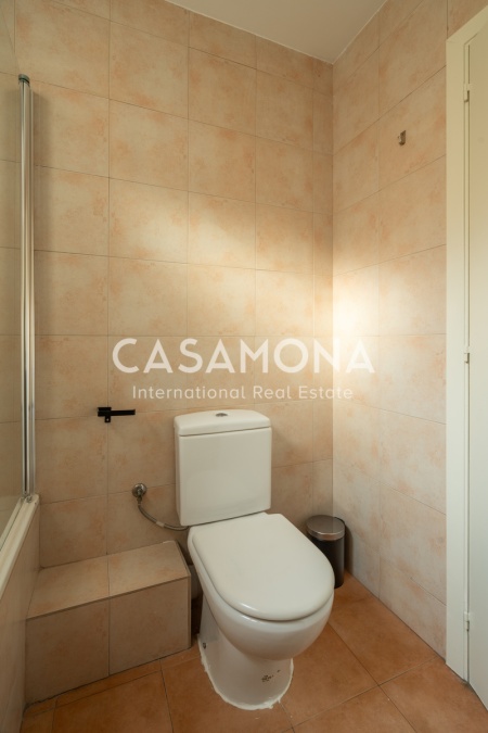 Stunning 1 Bedroom Apartment with Private Terrace in the Heart of Sant Antoni 