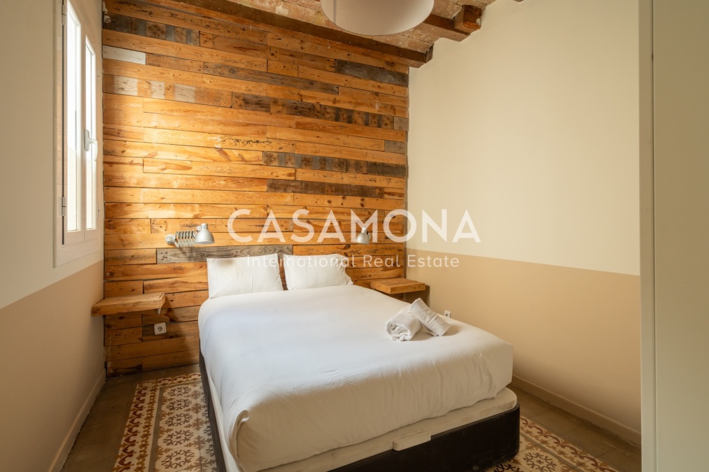 Stunning 1 Bedroom Apartment with Private Terrace in the Heart of Sant Antoni 