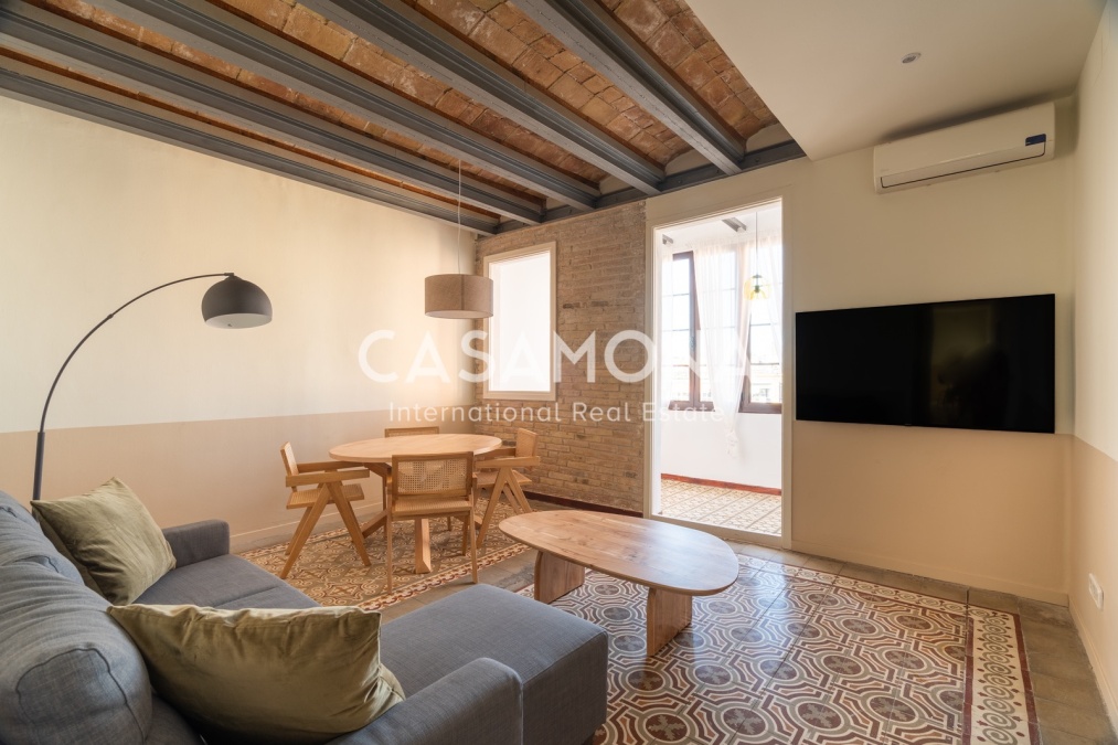 Stunning 1 Bedroom Apartment with Private Terrace in the Heart of Sant Antoni 