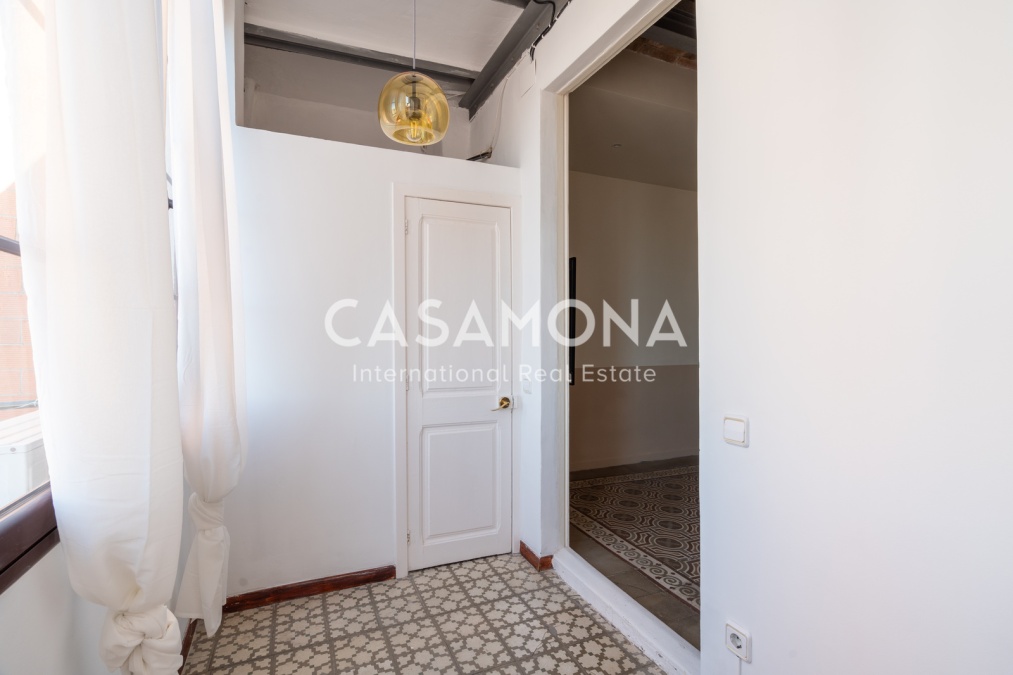 Stunning 1 Bedroom Apartment with Private Terrace in the Heart of Sant Antoni 