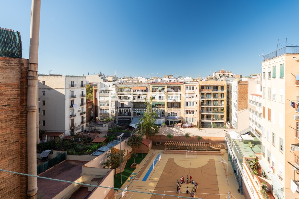 Stunning 1 Bedroom Apartment with Private Terrace in the Heart of Sant Antoni 