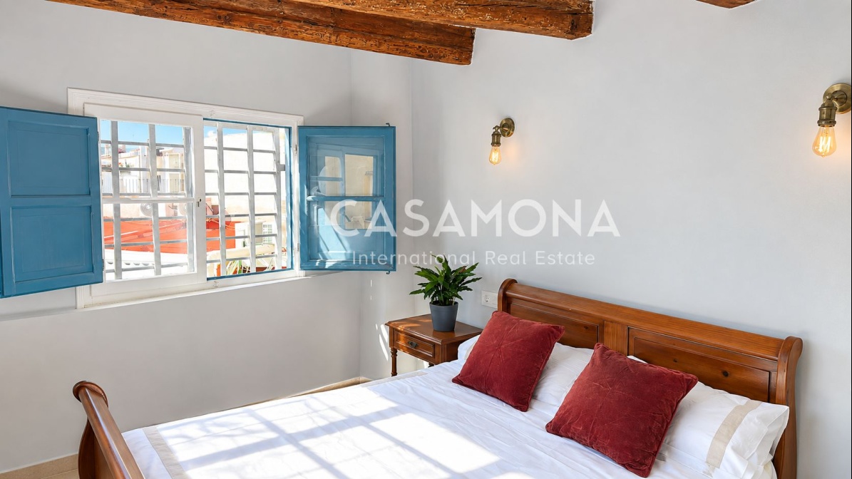 Elegantes Penthouse mit 1 Schlafzimmer, Aufzug und Gemeinschaftsterrasse im Herzen von El Gòtic Elegantes Penthouse mit 1 Schlafzimmer, Aufzug und Gemeinschaftsterrasse im Herzen von El Gòtic