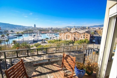 Vue imprenable sur le Port Vell depuis ce lumineux appartement de 2 chambres