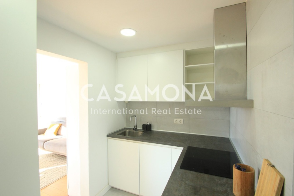 Stunning Port Vell Views from this Bright 2-Bedroom Apartment Stunning Port Vell Views from this Bright 2-Bedroom Apartment